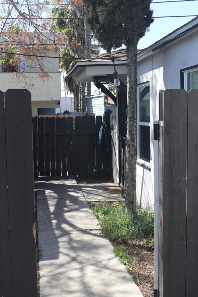 Building Photo - 4336 Wilson Ave