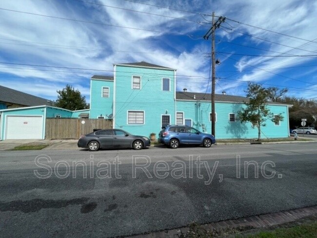 Building Photo - 700 Valence St