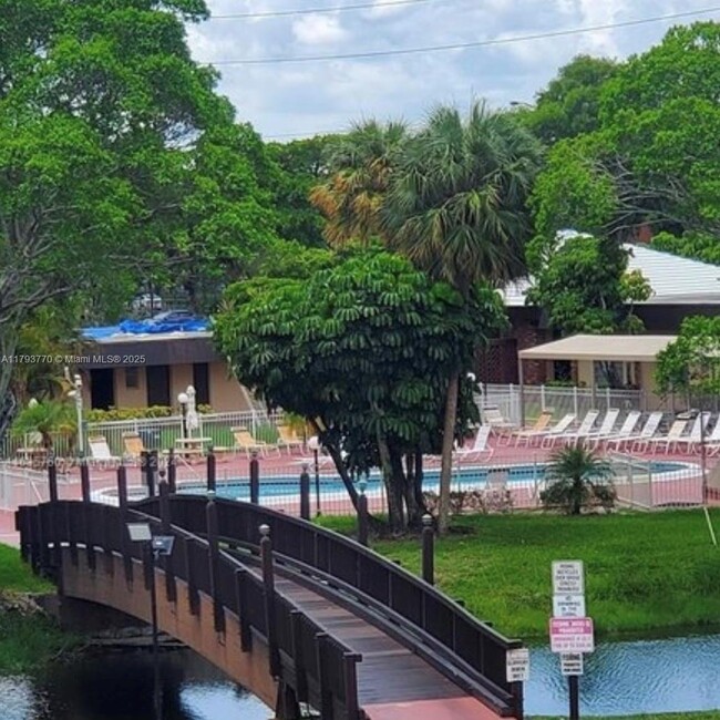 Foto del edificio - 3051 NW 46th Ave