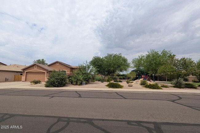 Building Photo - 1448 N Sierra Heights