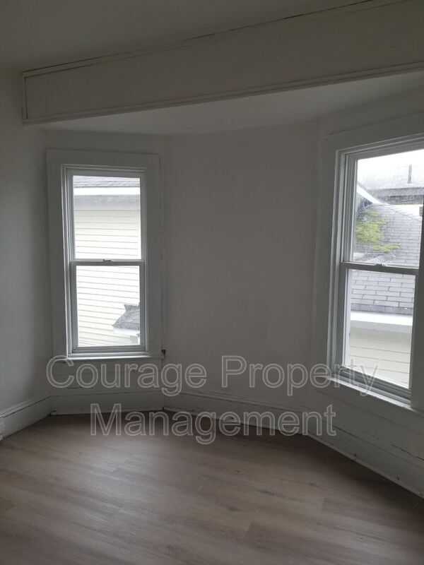 Foto del edificio - 514 W First St