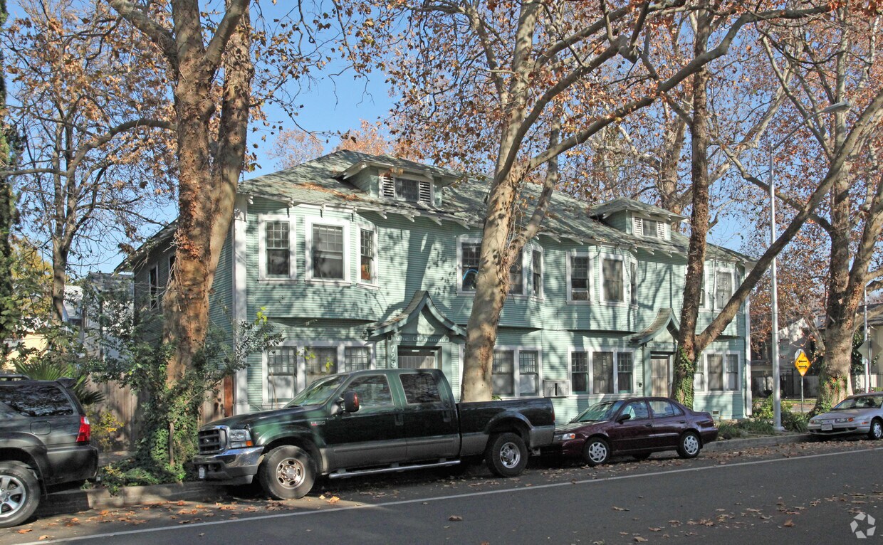 Foto del edificio - 729 E St