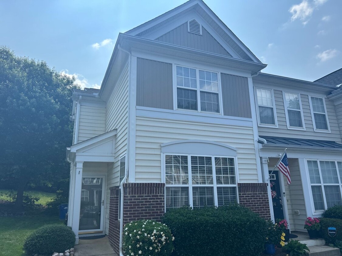 Primary Photo - 2 Bed | 2.5 Bath End Unit Townhome in Rale...