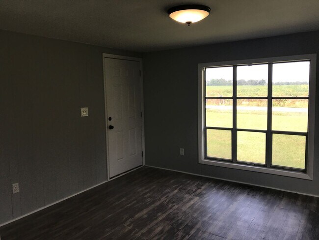 Foto del edificio - Love the Country Quiet - 2 bed 1 bath home on private country lot