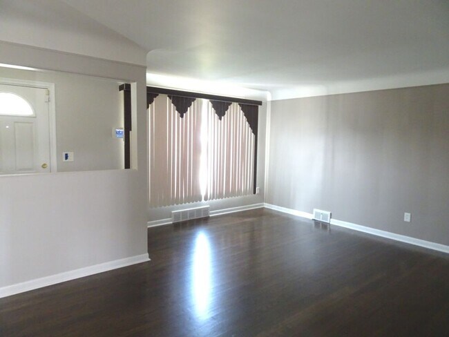 Foto del edificio - 18012 Prosper Ave