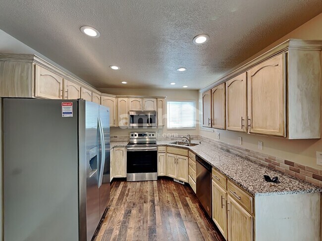 Foto del edificio - 7585 S 2050 E