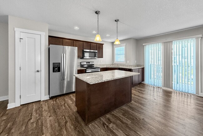Foto del edificio - 2721 NW Lois Ln