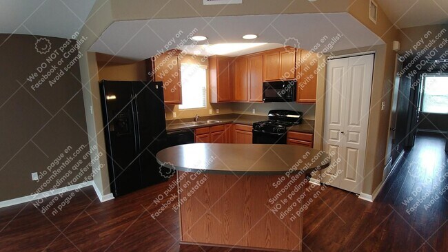 Building Photo - 113 Rush Haven