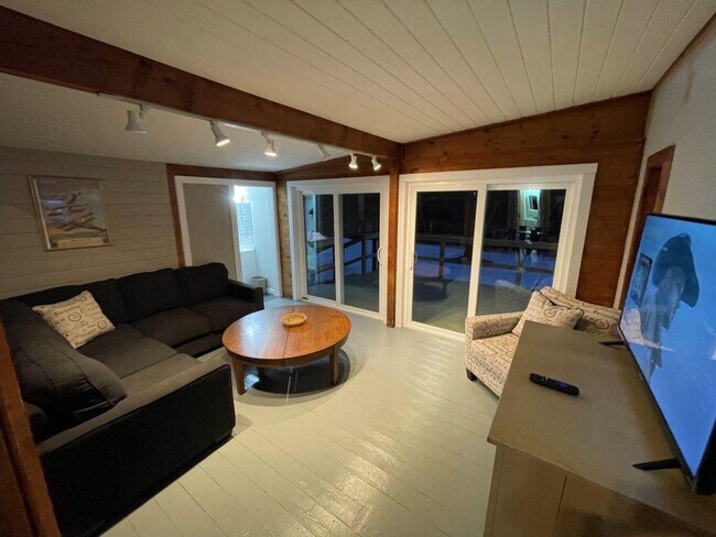 Foto del edificio - 1170 Brook Rd