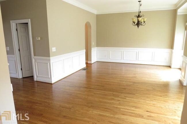 Building Photo - 596 Parkside Village Dr