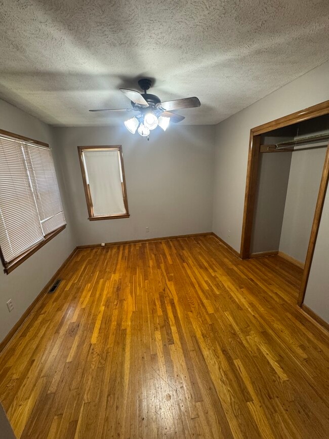 Building Photo - 611 Maple Ave