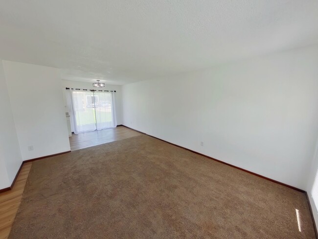 Foto del edificio - 229 N Brunswick St