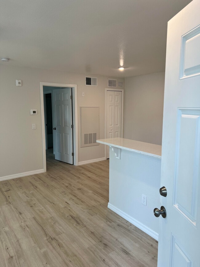 Foto del edificio - 2592 Grassy Point Dr