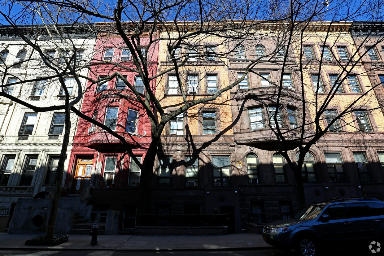 Building Photo - 51 W 89th St