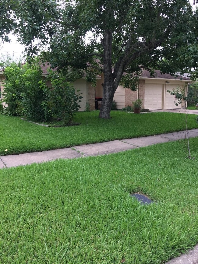 Building Photo - 7010 Pickett Dr
