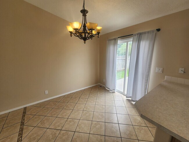 Foto del edificio - 3 Bedroom Home