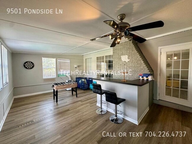 Building Photo - 9501 Pondside Ln
