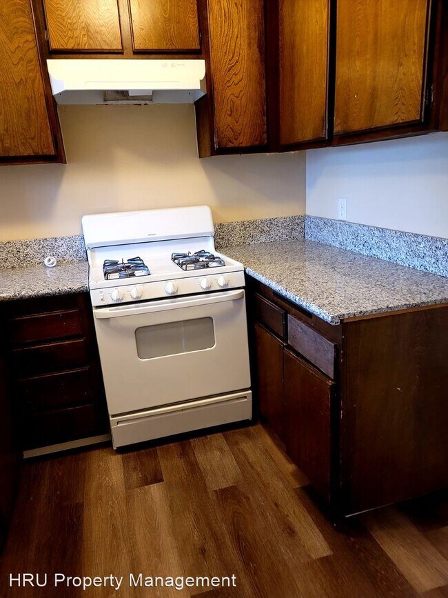 Building Photo - 2 br, 1 bath House - 5901 Almendra Ave. #D