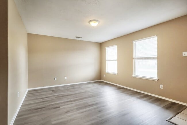 Foto del edificio - 21211 Linden House Ct