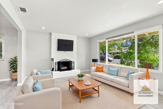 Building Photo - 935 Castlewood Dr