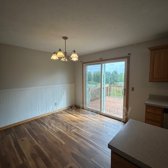 Building Photo - 6722 Avalon Dr SE
