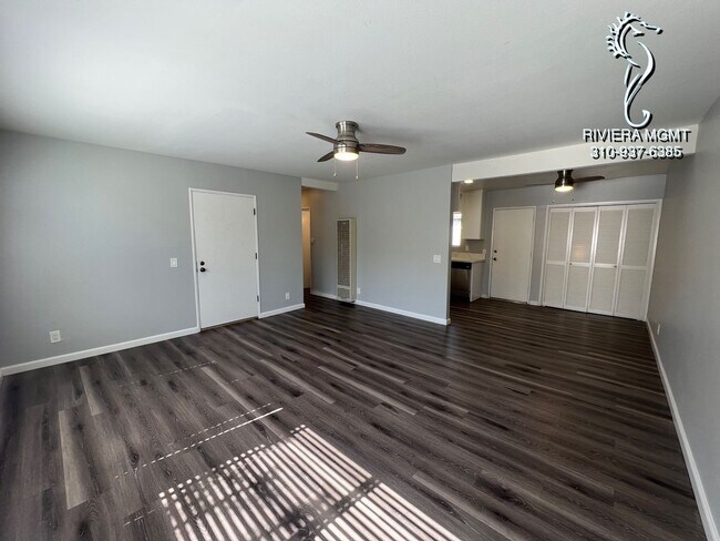 Building Photo - 633