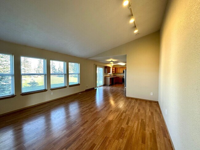 Foto del edificio - Kenai Ranch!