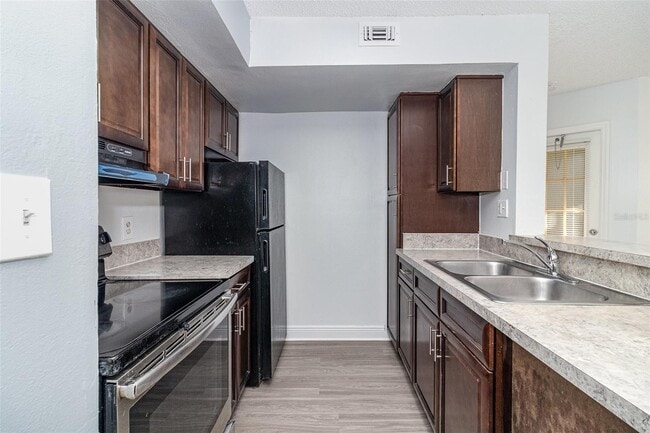 Foto del edificio - 441 Fountainhead Cir