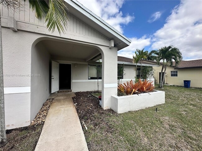 Foto del edificio - 5828 SW 117th Terrace