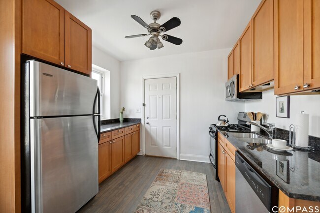 Foto del edificio - 2839 N Sawyer Ave