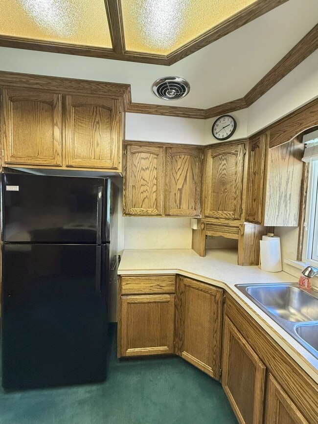 Foto del edificio - Spacious 5 Bedroom, 2 Bath Home with Moder...