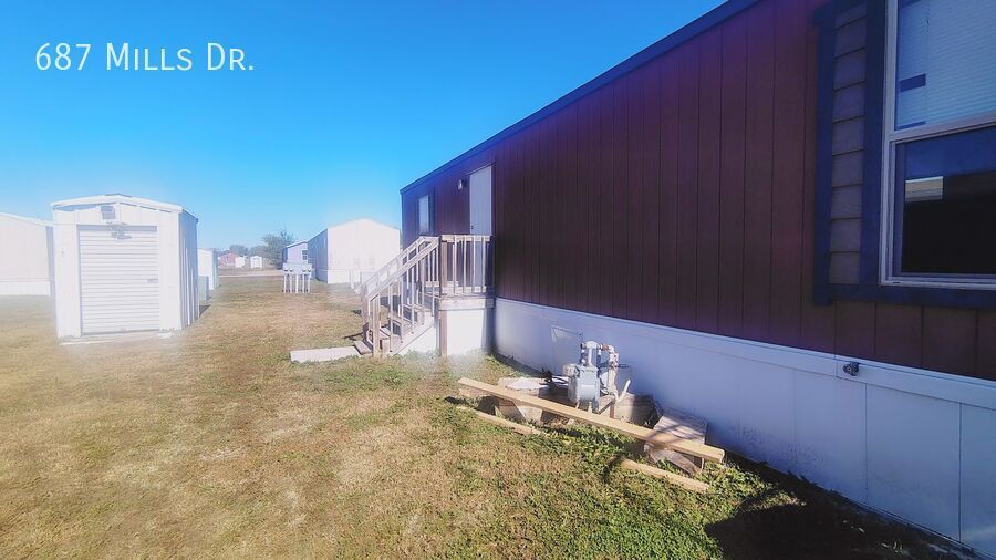 Foto principal - 687 W Mills Dr