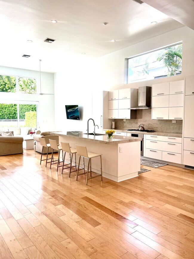 Building Photo - 4081 Briarcliff Cir