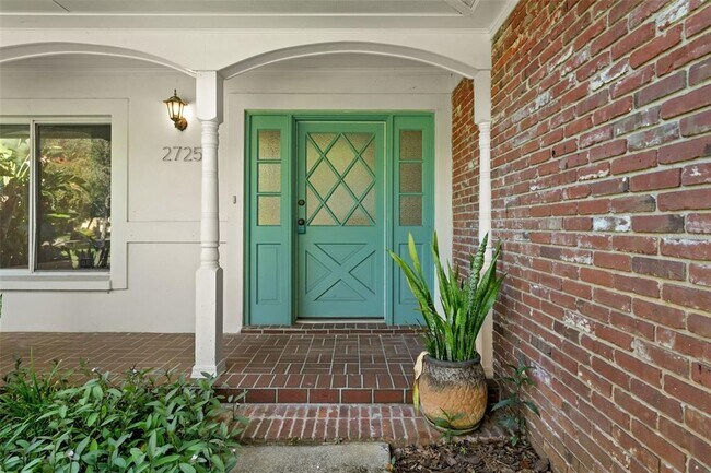 Foto del edificio - 2725 N Myrtle Ave