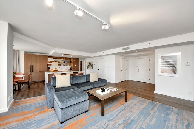 Foto del edificio - 1300 Lamar St