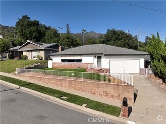 Building Photo - 326 Meadow Ln