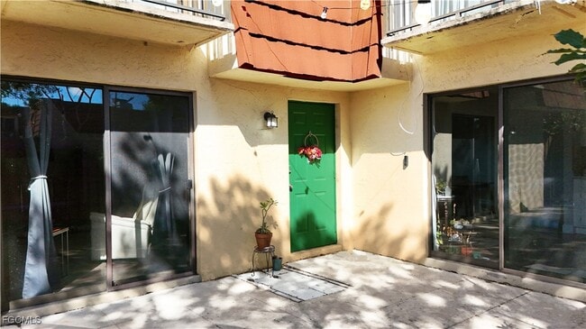 Building Photo - 5223 Cedarbend Dr