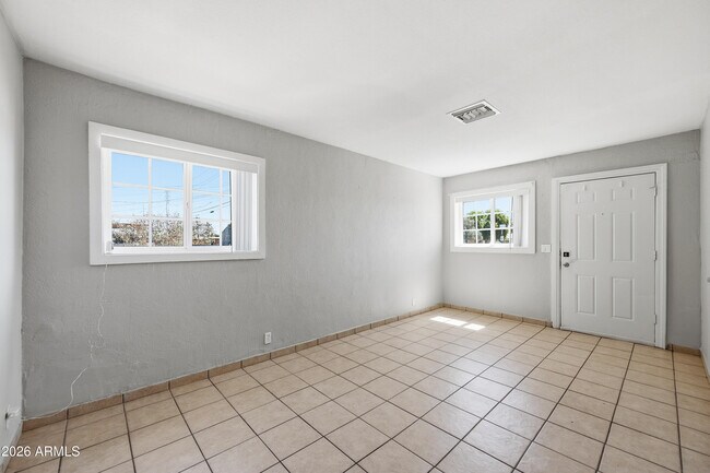 Foto del edificio - 5206 W Ocotillo Rd