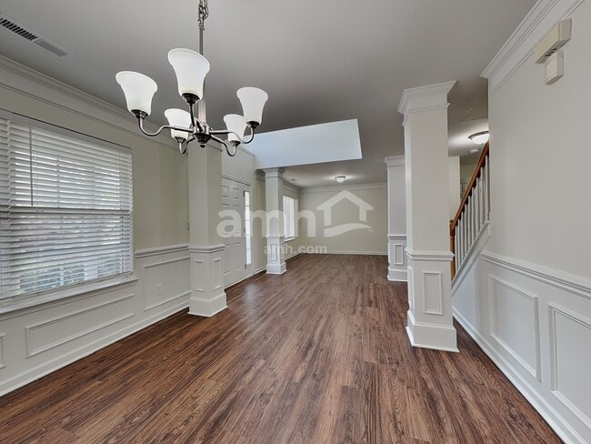 Building Photo - 5223 Sunriver Rd