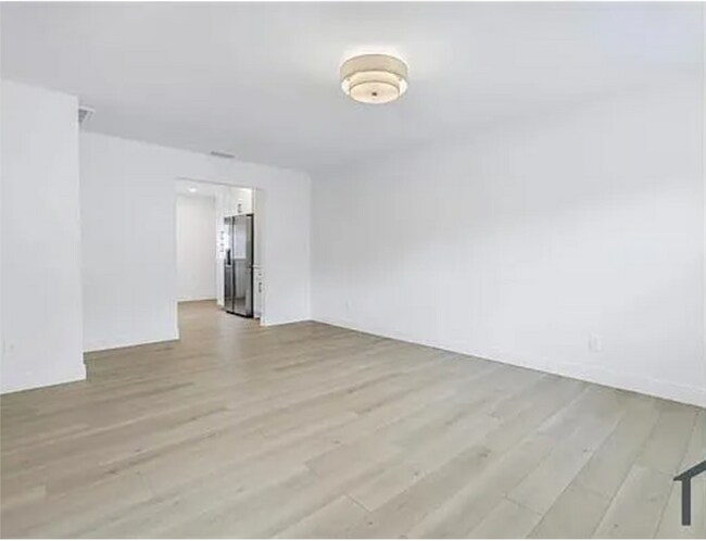 Foto del edificio - 3009 W Binnicker Ave
