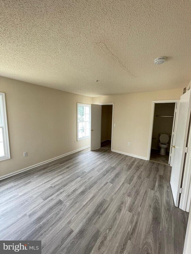 Foto del edificio - 15787 Easthaven Ct