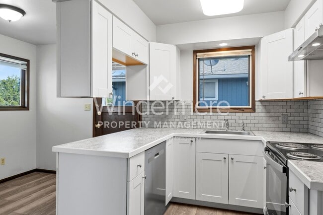 Building Photo - 822-824 N Wilbur Rd