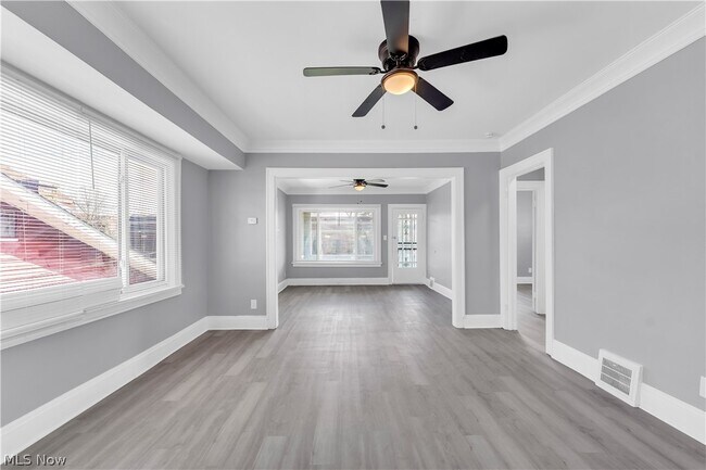 Foto del edificio - 10613 Sandusky Ave
