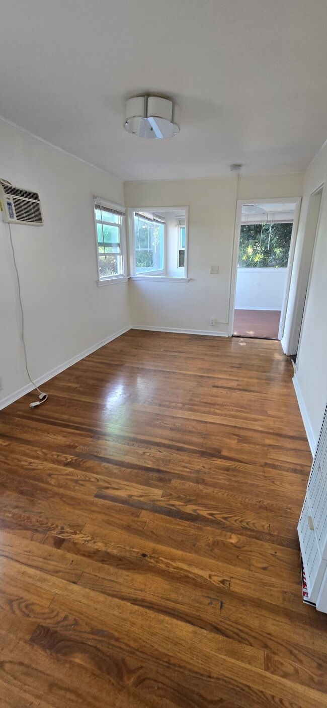 living room - 1530 N Ave 45