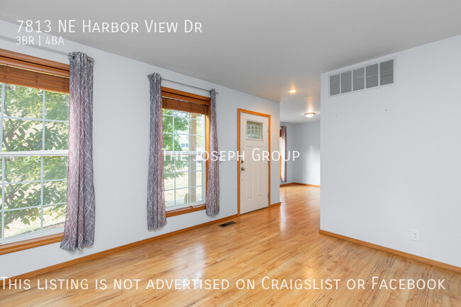 Building Photo - 3-bedroom, 3.5-bathroom charmer in Poulsbo!