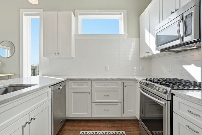Building Photo - 3222 Warder St NW