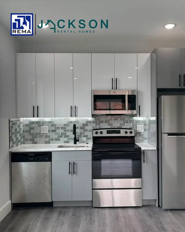 Building Photo - 675 N 41st St