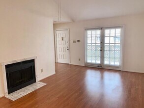 Building Photo - 2121 El Paseo St