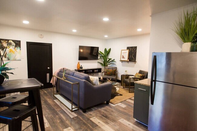 Foto del edificio - 1427 Sumner Ave