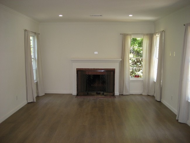 Building Photo - 838 14th St